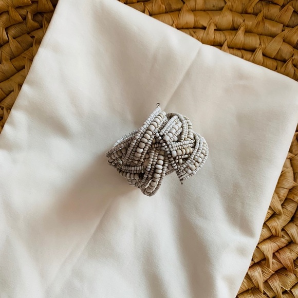 🇺🇸 White bead wrap cuff bracelet - Picture 2 of 7